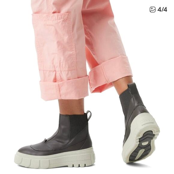 SOREL CARIBOU X Waterproof Platform Chelsea Boot Size 10 Leather Cushioned New - Picture 1 of 14